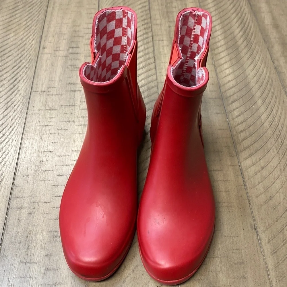 OUTWOODS Women's Sammie Waterproof Chelsea Rain Boot size 6